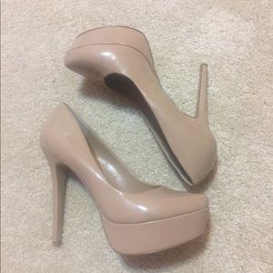 Nude pump